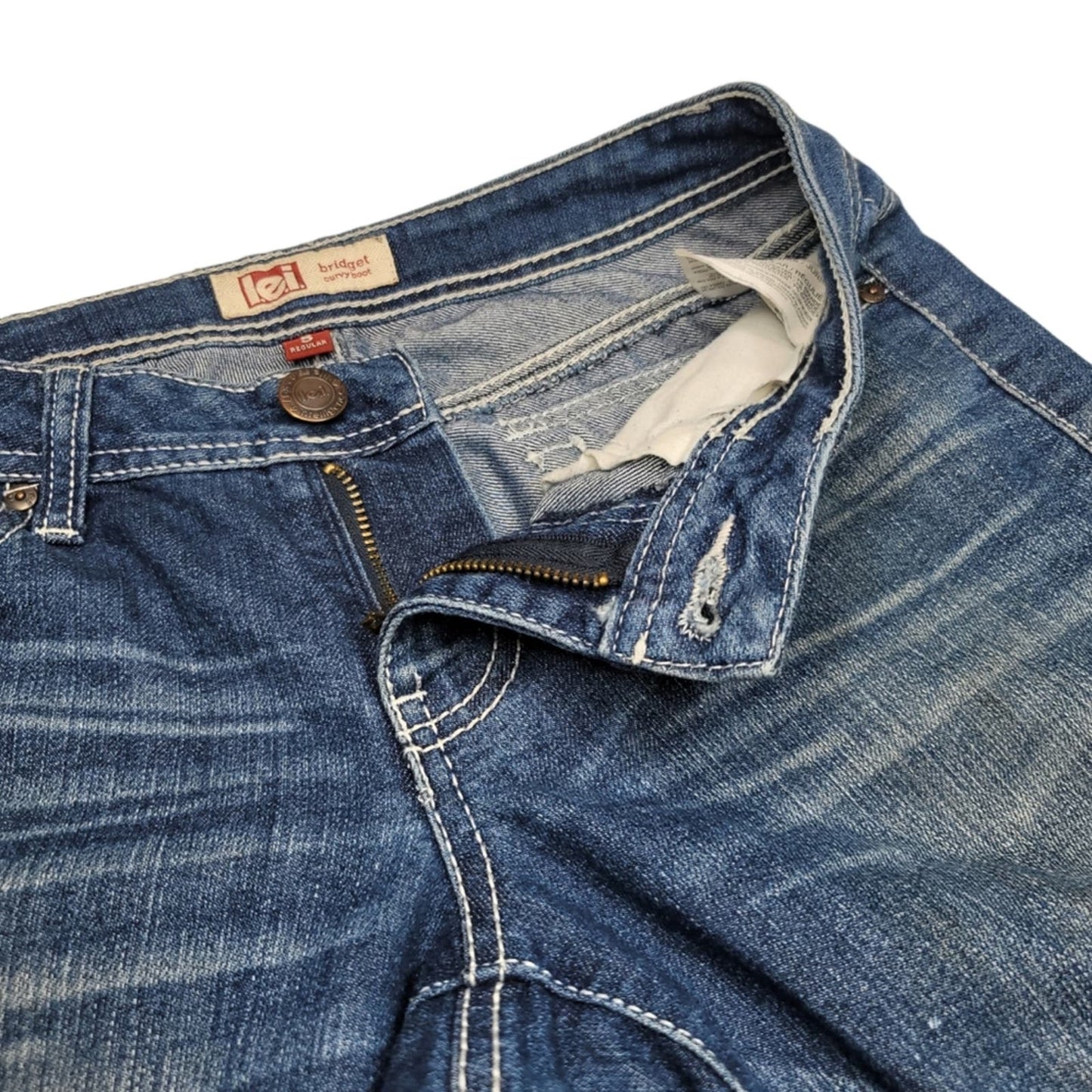 l.e.i. Jeans Bridget Curvy Bootcut Denim Size 5 *Damaged*