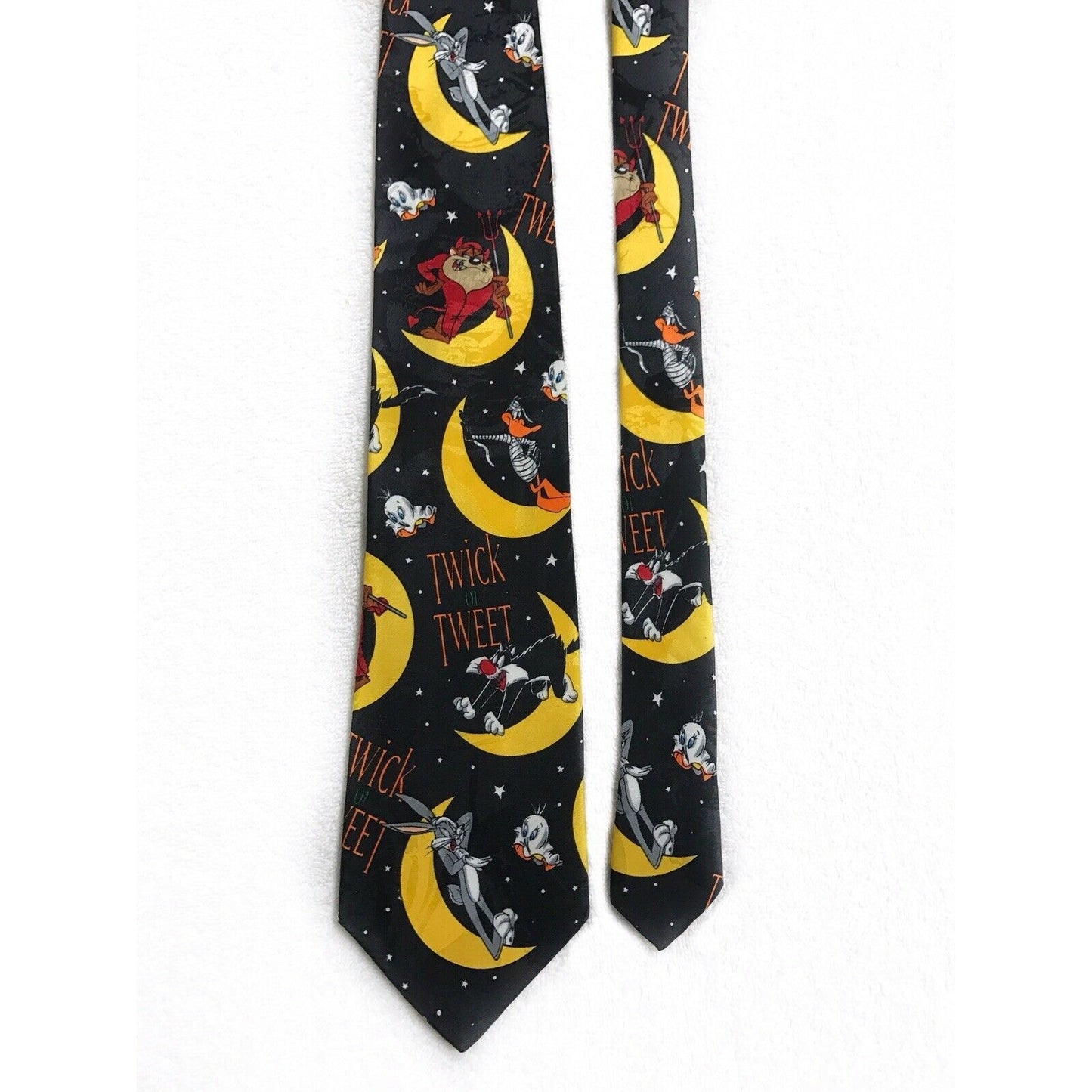 Looney Tunes Mania Halloween Trick Or Treat Moon Cartoon Novelty Tie Necktie