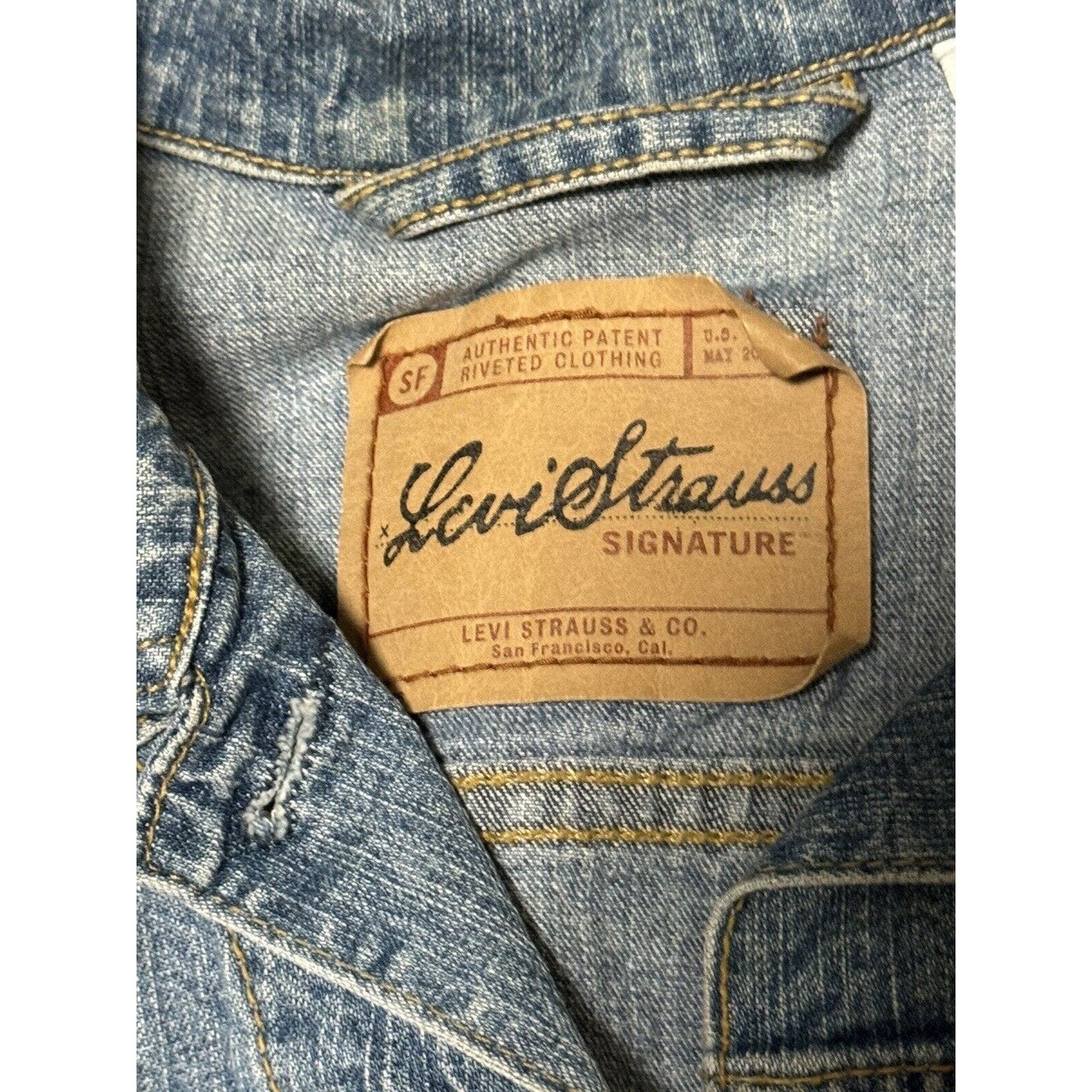 Vintage Levi’s Strauss Signature Light Wash Trucker Vest Misses Size Medium 8-10